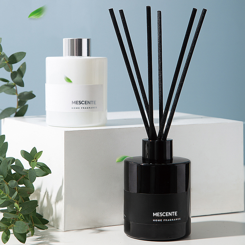 M&Scent grossist lyxiga privata etiketter dekorativa blomsticka fiberrörsspridare med propp