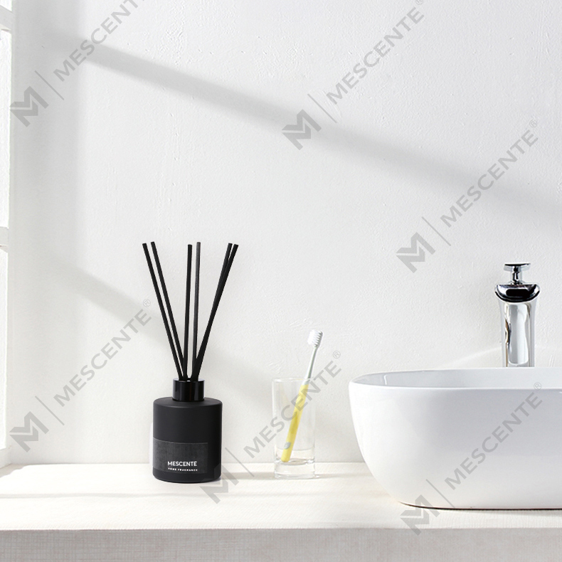 M&Scent grossist lyxiga privata etiketter dekorativa blomstersticka fiberrörsspridare med propp