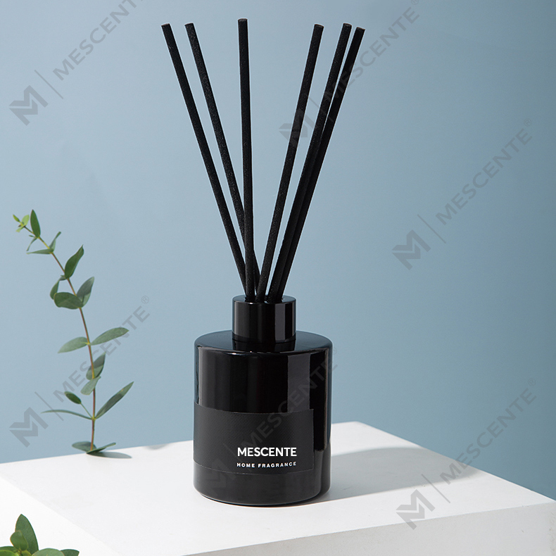 M&Scent grossist lyxiga privata etiketter dekorativa blomstersticka fiberrörsspridare med propp