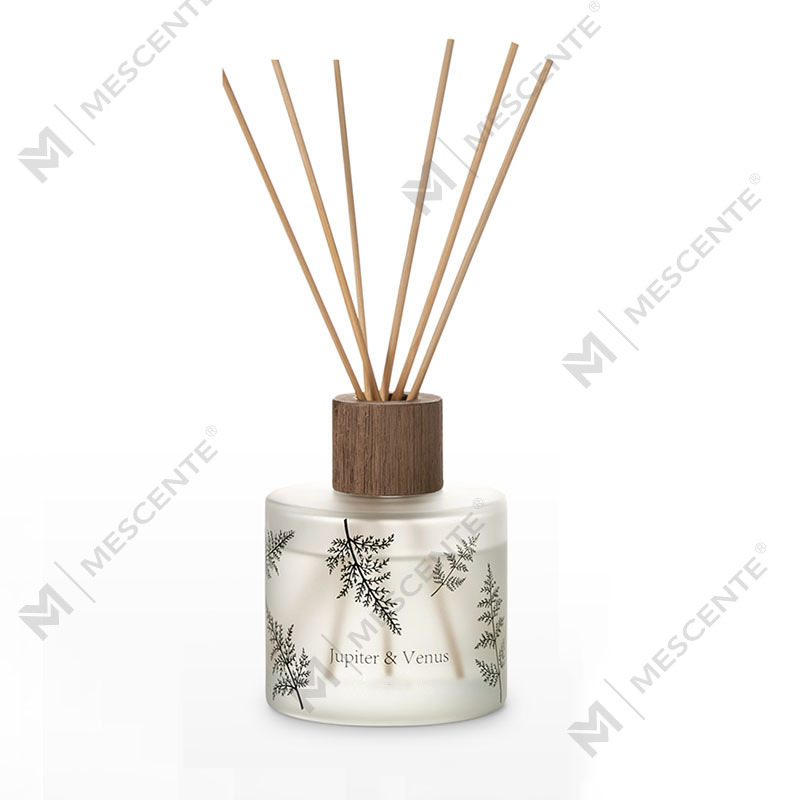 M&Scent Grossist Lyx Skräddarsydd Dekorativt Bärnstensglas Ingen Eld Unik Transparent Blommig Aroma Reed Diffuser