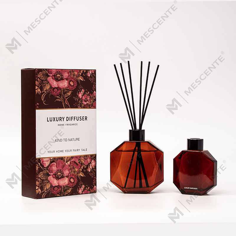 M&Scent Wholesale Lyxig anpassad miniflaska Aromaterapi Reed Diffuser Oil med presentförpackning