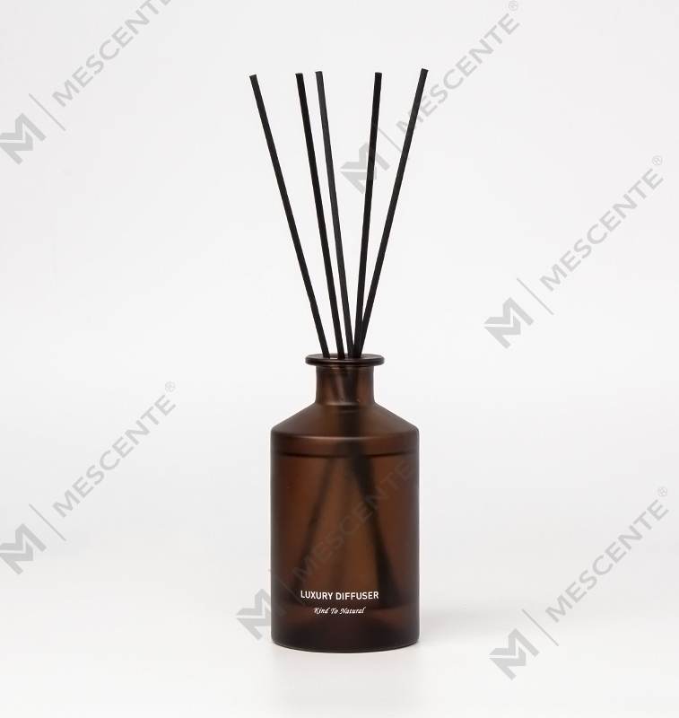 M&Scent Custom Luxury Frostat glasflaska Home Eterisk oljerörsspridare