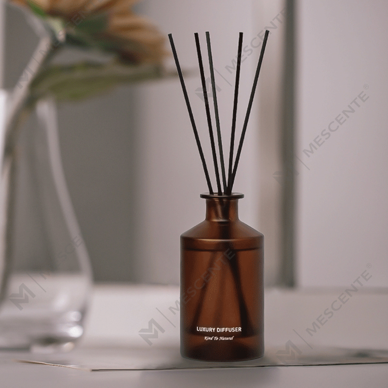 M&Scent Custom Luxury Frostat glasflaska Home Eterisk oljerörsspridare