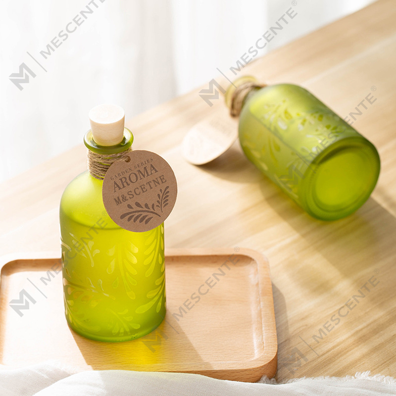 Glasflaska Floral Liquid Aromatherapy Diffuser med presentförpackning