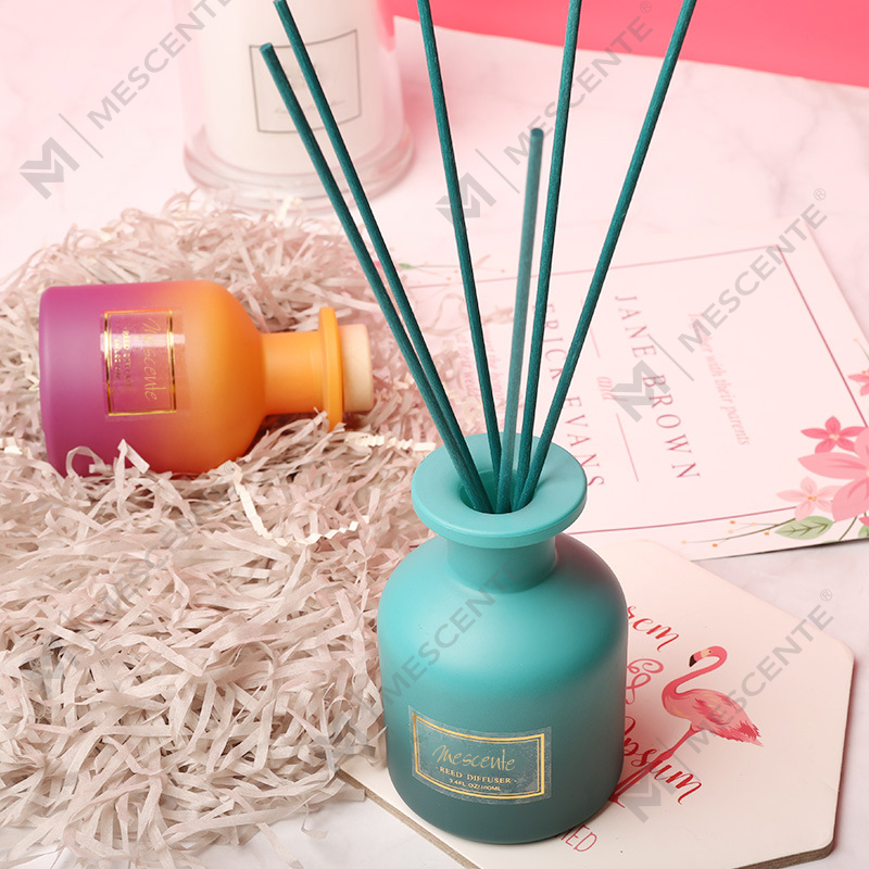 M&Scent private label rund flaska husdoft reed diffuser