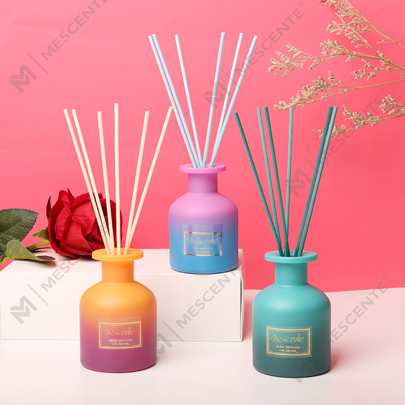 M&Scent private label rund flaska husdoft reed diffuser