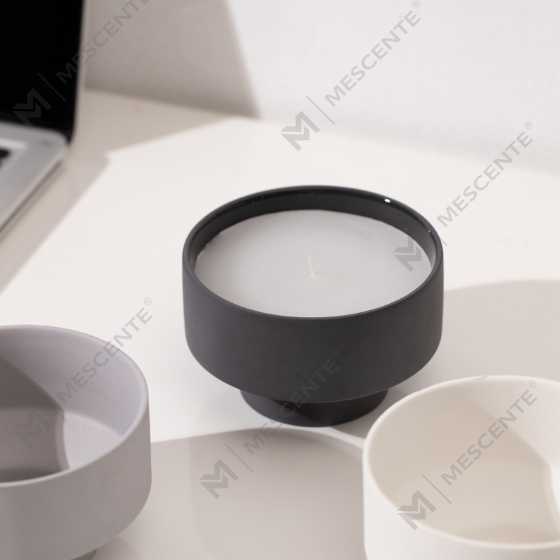 M&Scent grossist Custom Large Modern 3 Wick White Frosted Christmas Candle Candle With Bambu Lock