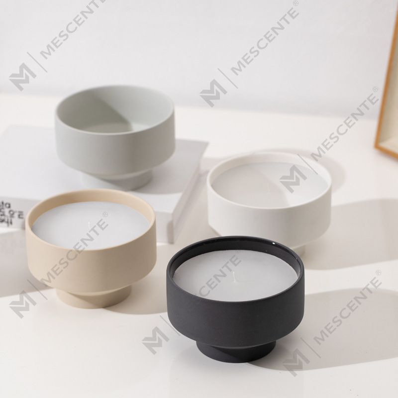 M&Scent grossist Custom Large Modern 3 Wick White Frosted Christmas Candle Candle With Bambu Lock