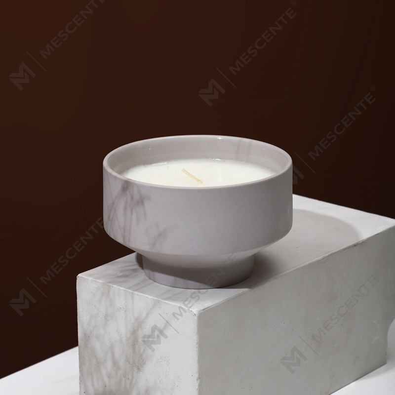 M&Scent grossist Custom Large Modern 3 Wick White Frosted Christmas Candle Candle With Bambu Lock
